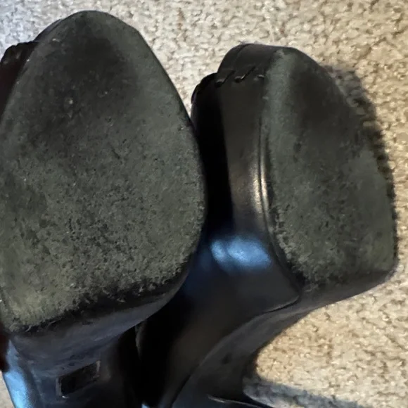 Gucci Black Leather Peep-Toe Heels - Picture 5 of 7